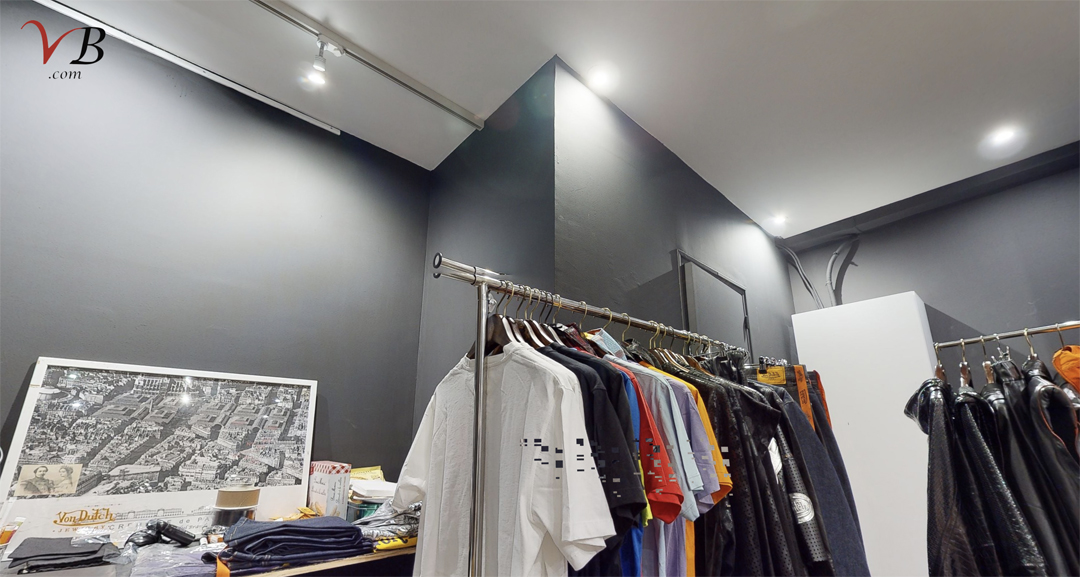 first floor Showroom Paris N°6
